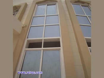 نوافذ الواجهه الأمامية للفيلا 